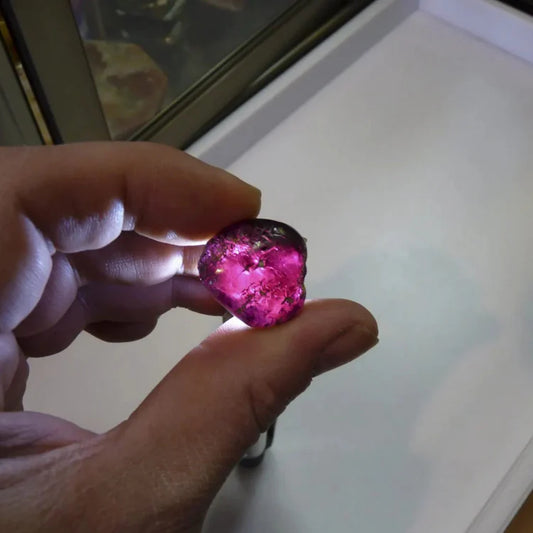 The Value of Expert Guidance in Choosing Your Gemstone
